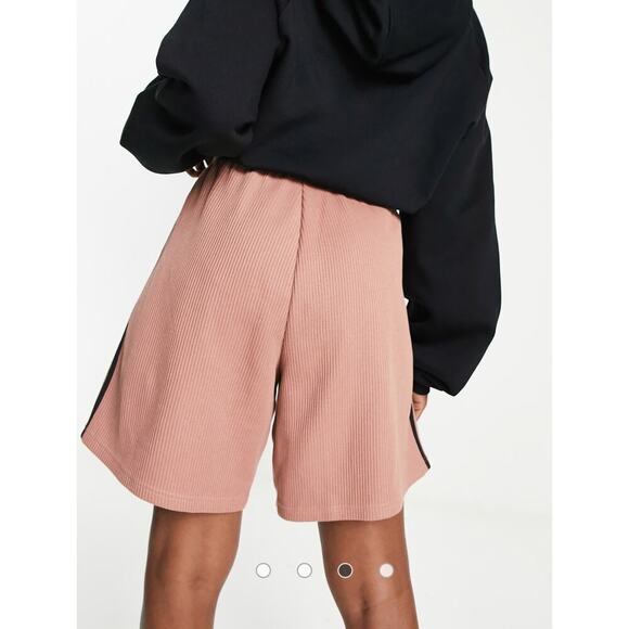 Adidas Originals waffle three stripe shorts in clay strata New with tags! - Picture 2 of 6